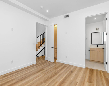5225 W 20th Street - Photo Thumbnail 17