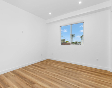 5225 W 20th Street - Photo Thumbnail 11