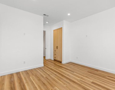 5225 W 20th Street - Photo Thumbnail 8