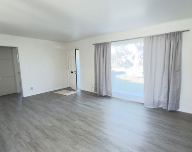 6403 Barela Avenue - Photo Thumbnail 3