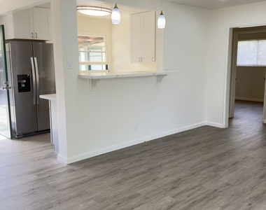 6403 Barela Avenue - Photo Thumbnail 5