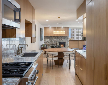 1033 Carol Drive - Photo Thumbnail 9
