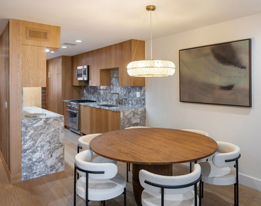 1033 Carol Drive - Photo Thumbnail 7