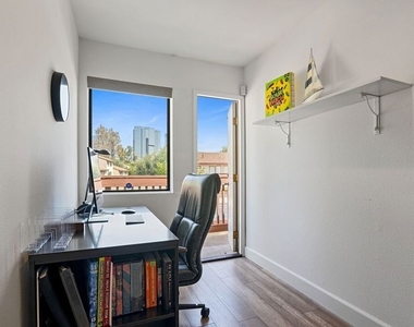 5720 Owensmouth Avenue - Photo Thumbnail 8