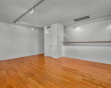 938 5th Street - Photo Thumbnail 16