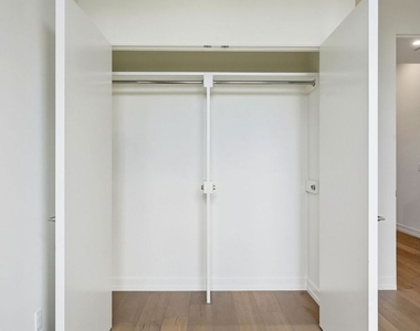 1041 N Spaulding Avenue - Photo Thumbnail 24