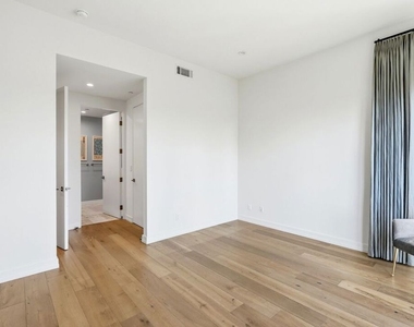 1041 N Spaulding Avenue - Photo Thumbnail 28