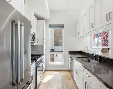 1041 N Spaulding Avenue - Photo Thumbnail 15