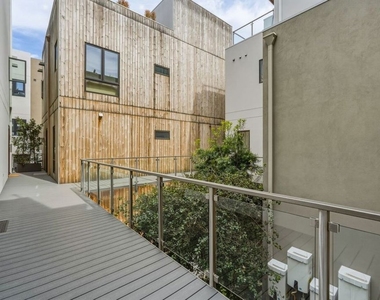 1041 N Spaulding Avenue - Photo Thumbnail 7