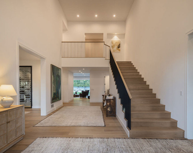 550 Spoleto Drive - Photo Thumbnail 2