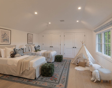 550 Spoleto Drive - Photo Thumbnail 24