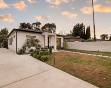 15122 Morrison Street - Photo Thumbnail 44