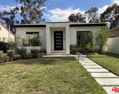 15122 Morrison Street - Photo Thumbnail 4