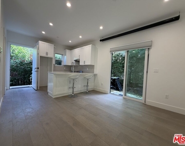 15122 Morrison Street - Photo Thumbnail 39