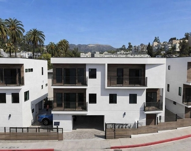 2120 N Beachwood Drive - Photo Thumbnail 28