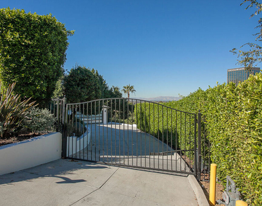 3751 Multiview Drive - Photo Thumbnail 1