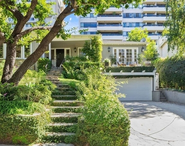 10576 Lindbrook Drive - Photo Thumbnail 2