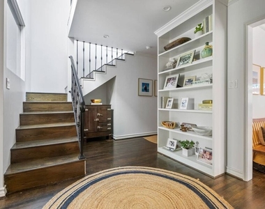 10576 Lindbrook Drive - Photo Thumbnail 13