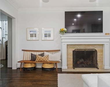 10576 Lindbrook Drive - Photo Thumbnail 17