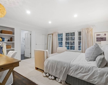 10576 Lindbrook Drive - Photo Thumbnail 25