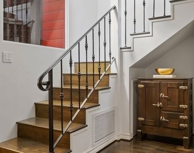 10576 Lindbrook Drive - Photo Thumbnail 14