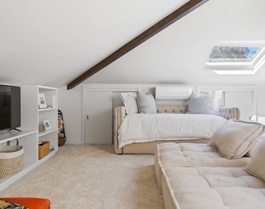 10576 Lindbrook Drive - Photo Thumbnail 43