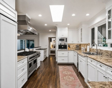 10576 Lindbrook Drive - Photo Thumbnail 22