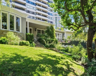 10576 Lindbrook Drive - Photo Thumbnail 3