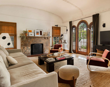 127 N Gower Street - Photo Thumbnail 3