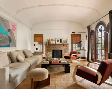 127 N Gower Street - Photo Thumbnail 2