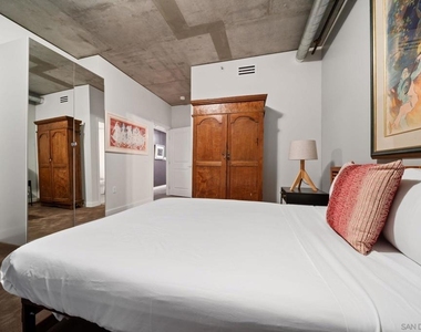 1080 Park Blvd - Photo Thumbnail 19