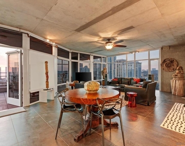 1080 Park Blvd - Photo Thumbnail 4