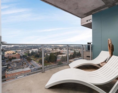 1080 Park Blvd - Photo Thumbnail 12