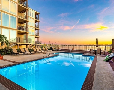 1221 Parker Pl - Photo Thumbnail 2