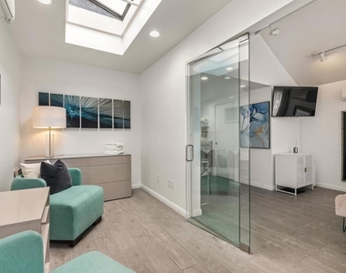 1264 Prospect Street - Photo Thumbnail 5