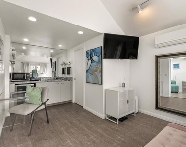 1264 Prospect Street - Photo Thumbnail 4