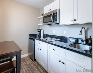 847 Beryl St - Photo Thumbnail 3