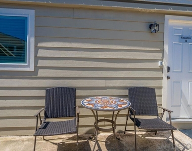 847 Beryl St - Photo Thumbnail 18