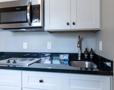 847 Beryl St - Photo Thumbnail 11