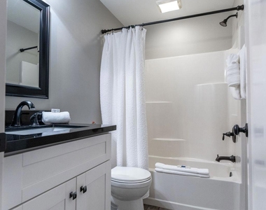 847 Beryl St - Photo Thumbnail 15