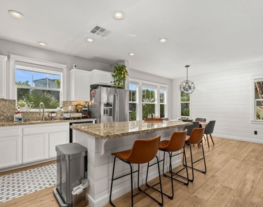 1753 Reichert Way - Photo Thumbnail 10