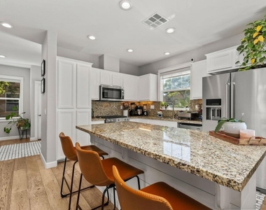 1753 Reichert Way - Photo Thumbnail 9