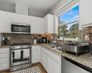 1753 Reichert Way - Photo Thumbnail 7
