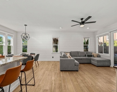 1753 Reichert Way - Photo Thumbnail 4