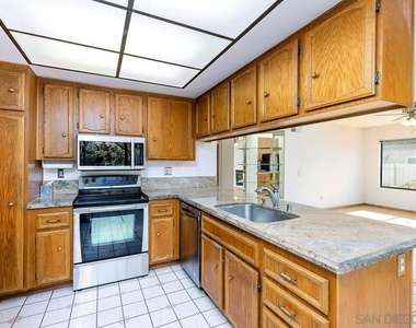 8733 Elford Ct - Photo Thumbnail 11