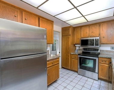 8733 Elford Ct - Photo Thumbnail 12