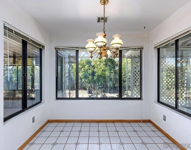 8733 Elford Ct - Photo Thumbnail 14