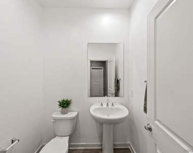 2028 Avenida Andanza - Photo Thumbnail 16