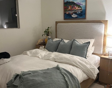 1462 Oliver Ave - Photo Thumbnail 9