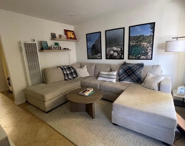 1462 Oliver Ave - Photo Thumbnail 2